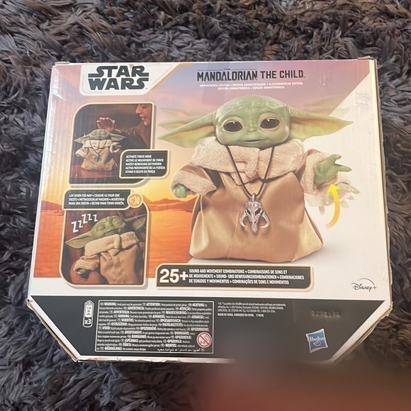 Mandalorian the child animatronic character with carry bag new in box - Picture 3 of 5